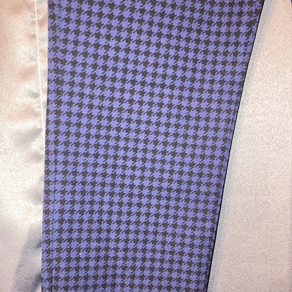 Old Navy Pixie Pants - Picture 2 of 4